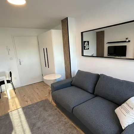 Appartement Cozy Design Top-floor In Karlsruhe-mühlburg - Apolonialiving - Apt2