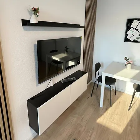 Cozy Design Top-floor In Karlsruhe-mühlburg - Apolonialiving - Apt2 Apartamento *