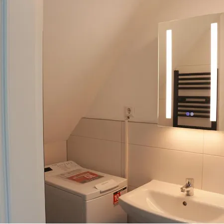 Tiny Top-floor Apt. 2 – Apolonialiving Appartement *